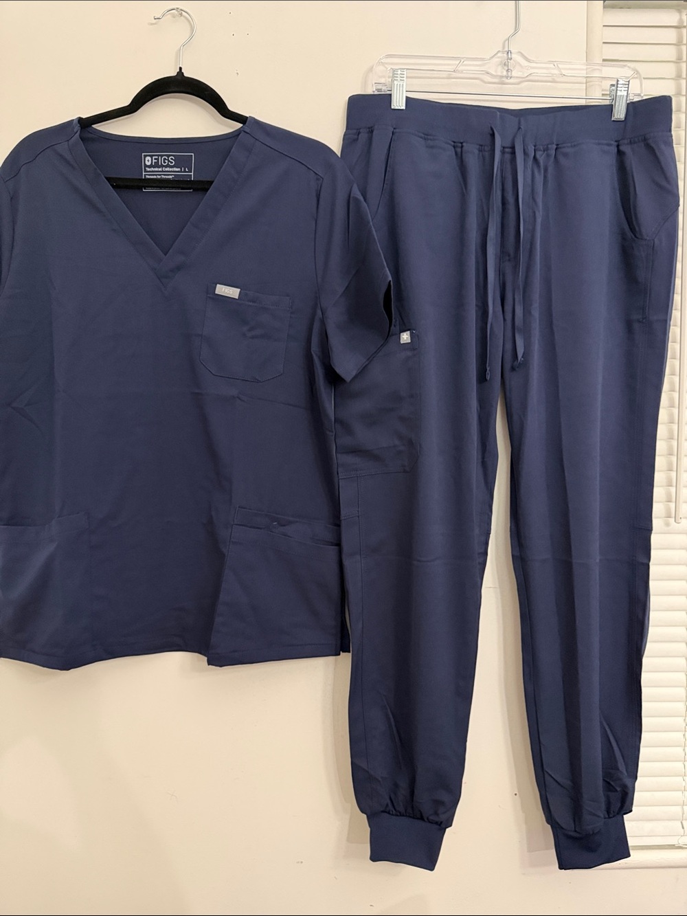 Figs Navy Women's Scrub Set - V-Neck Top & Jogger Pants